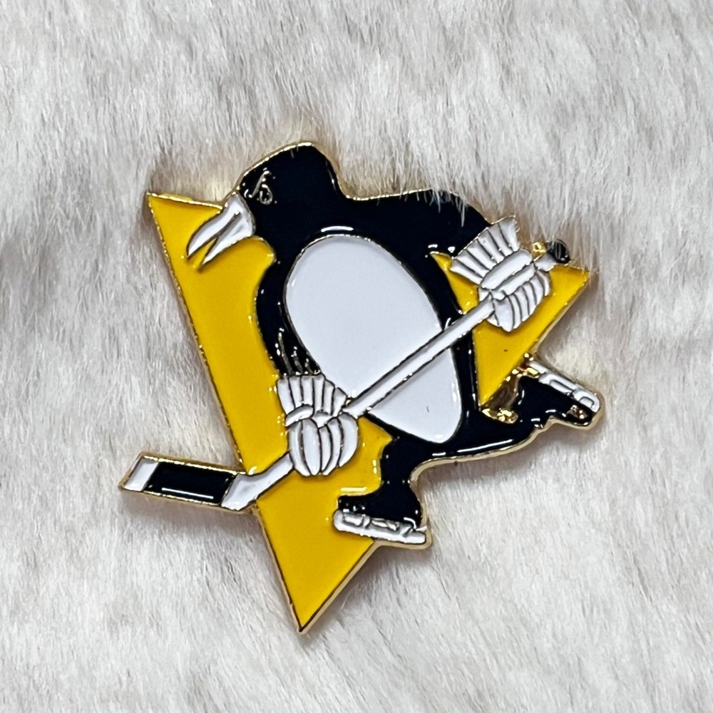 🔮 5/$25 Vintage NHL Pittsburgh Penguins Hockey Pin